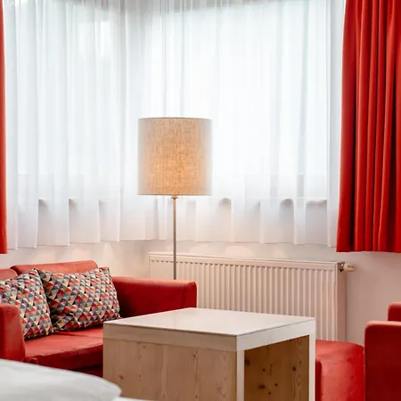 Familotel Amiamo 4* Τσελ αμ Ζέε