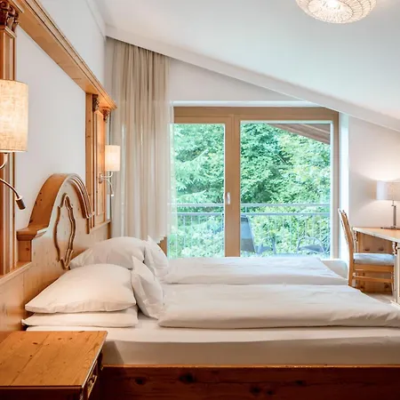 Familotel Amiamo 4* Zell am See