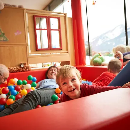 فاميلوتيل أميامو