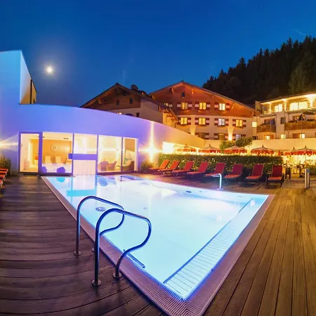 فاميلوتيل أميامو فندق