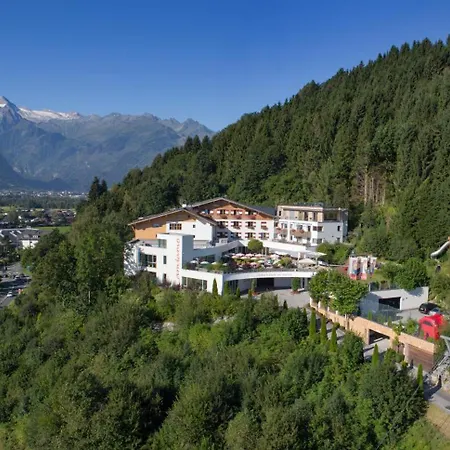 فاميلوتيل أميامو فندق