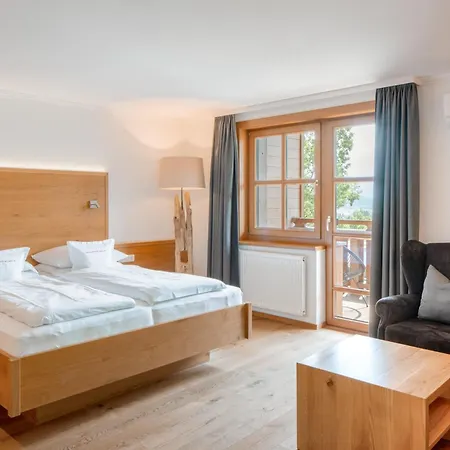 Отель Familotel Amiamo 4*