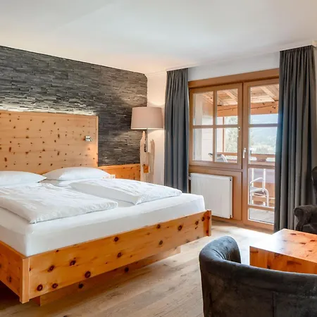 فاميلوتيل أميامو 4*